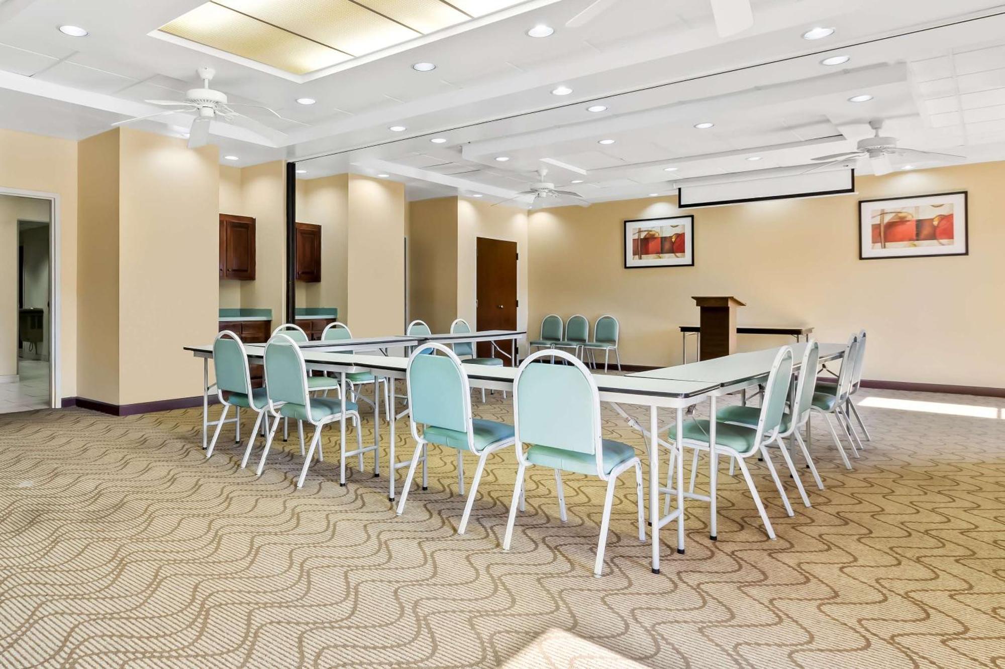 Comfort Suites Lumberton Bagian luar foto