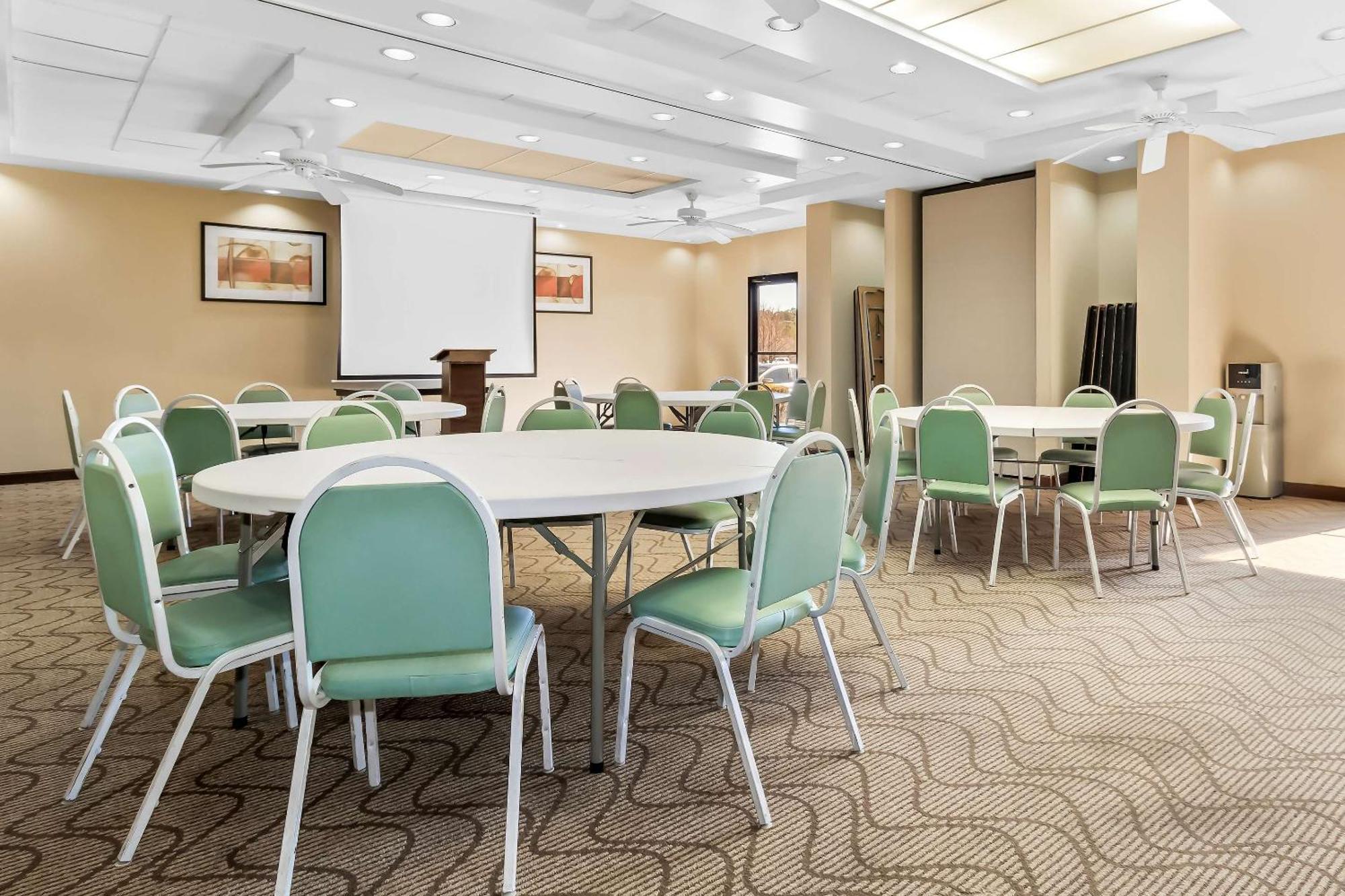 Comfort Suites Lumberton Bagian luar foto