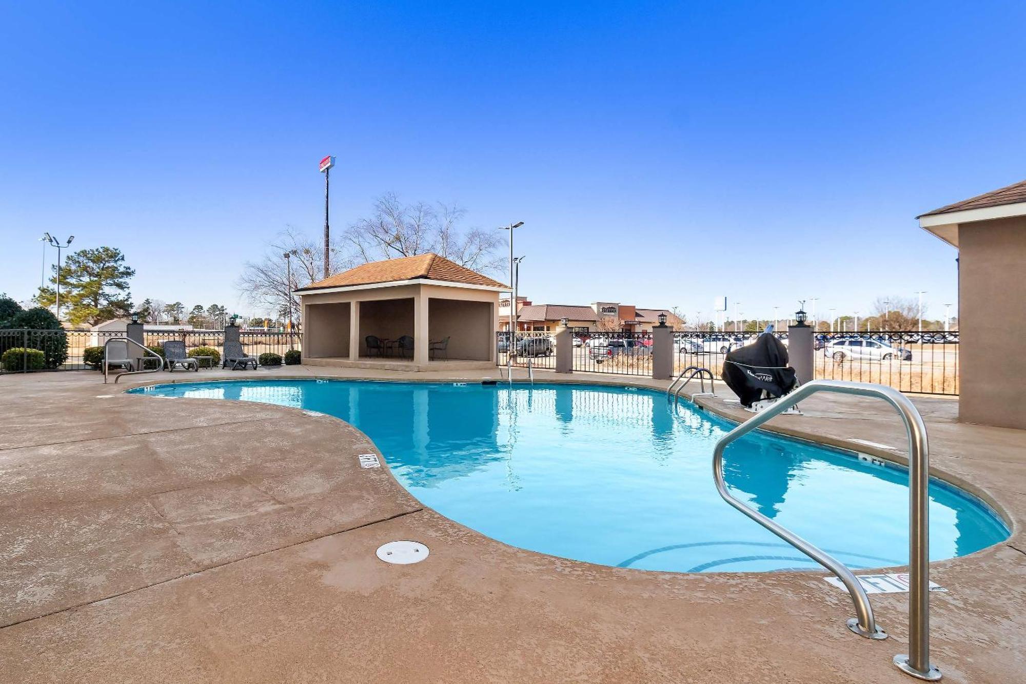 Comfort Suites Lumberton Bagian luar foto