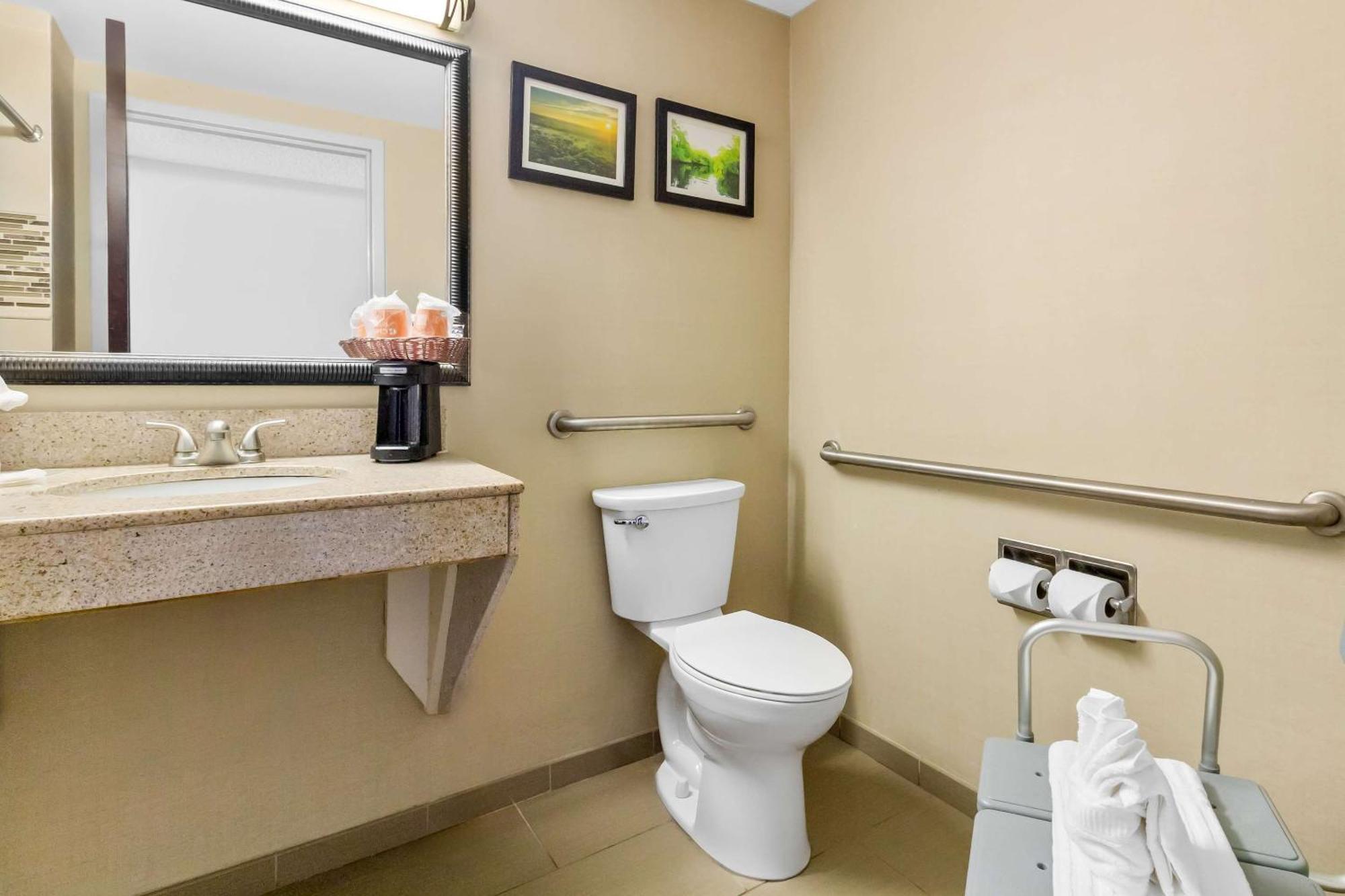 Comfort Suites Lumberton Bagian luar foto