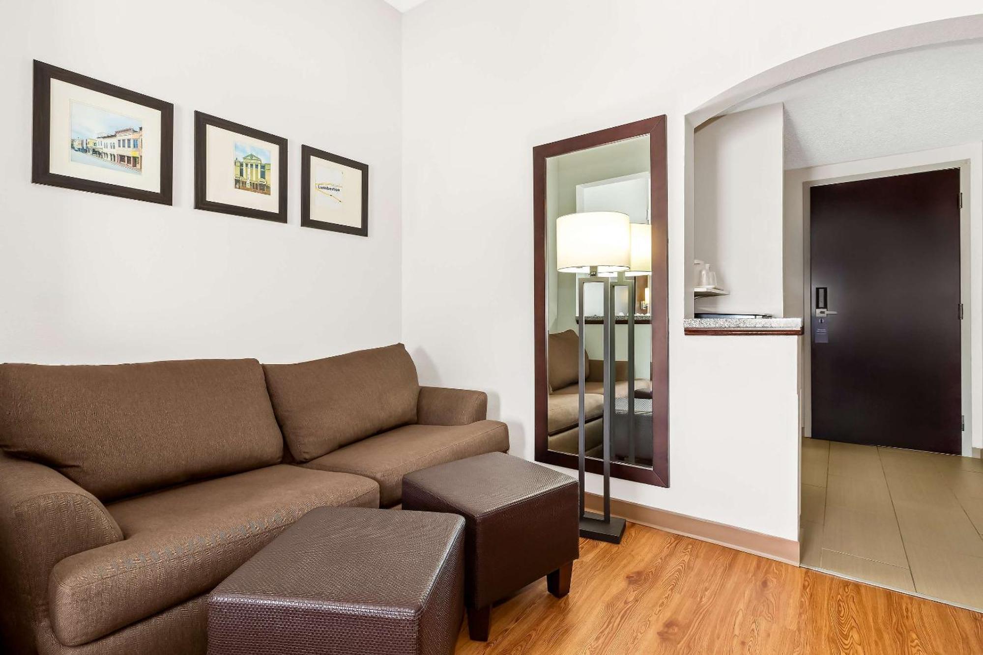 Comfort Suites Lumberton Bagian luar foto
